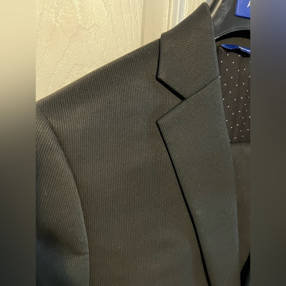 Apt 9 light pinstripe black suit size 36R 
Pants sold separately(bundle & save) - Picture 3 of 6